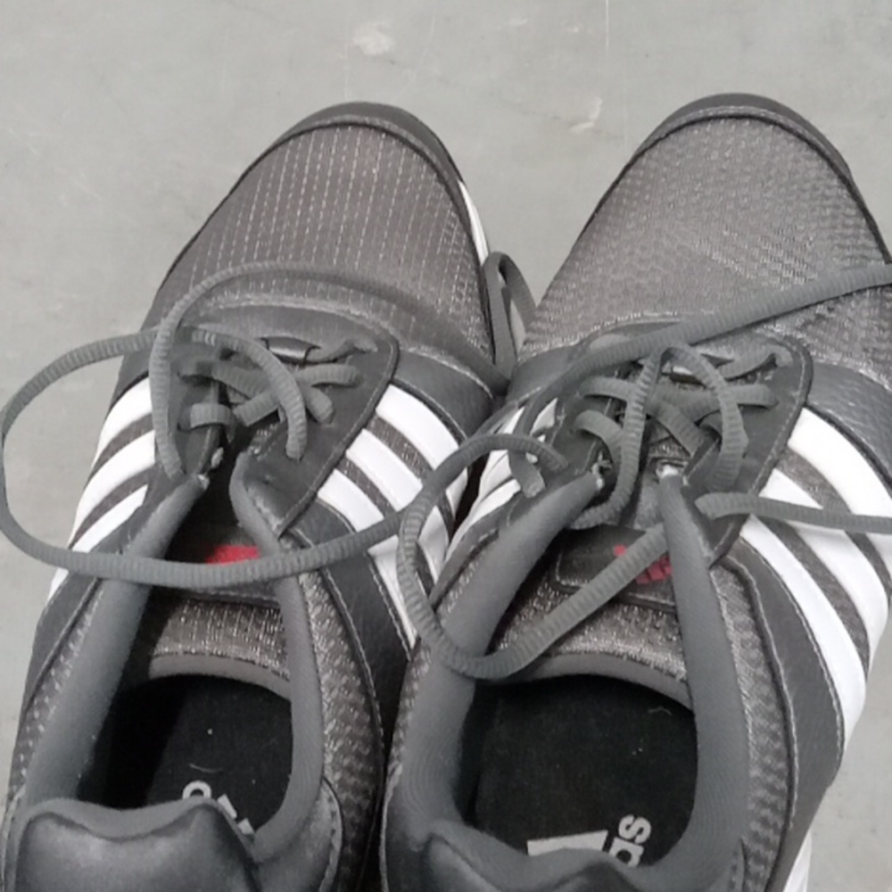 Mens golf shoes